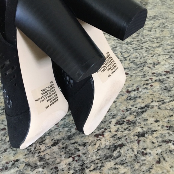 SOLD-Steve Madden black open toe booties S 10 NWOB - Picture 7 of 7